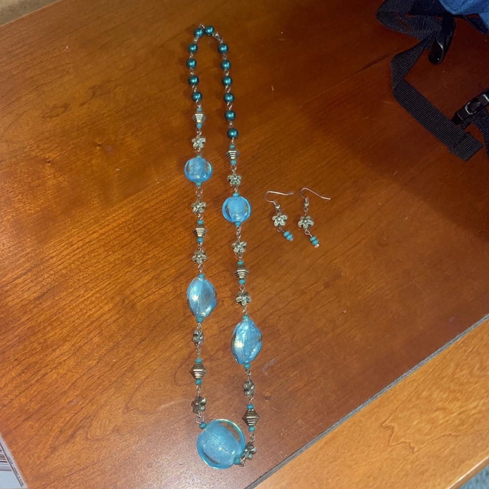 Necklace and earrings set